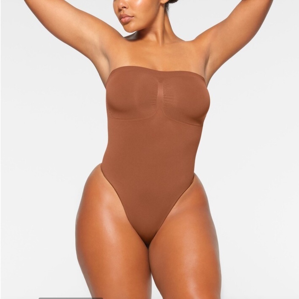SKIMS Seamless Sculpt Strapless Thong Bodysuit Bronze Sz 4XL removable straps